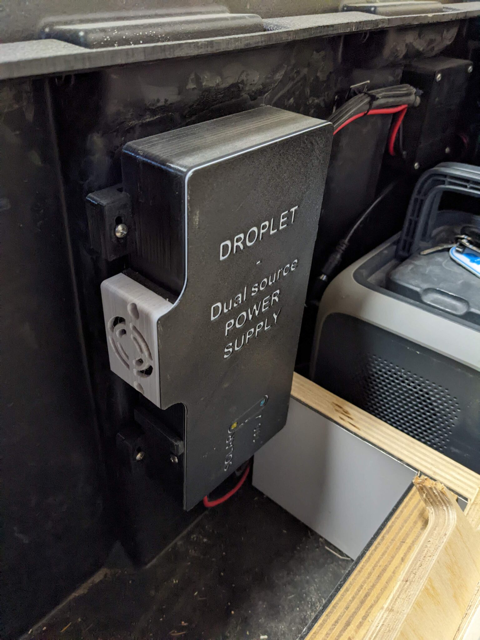 Dual source power box